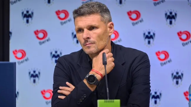 Tano Ortiz en su presentación con Rayados