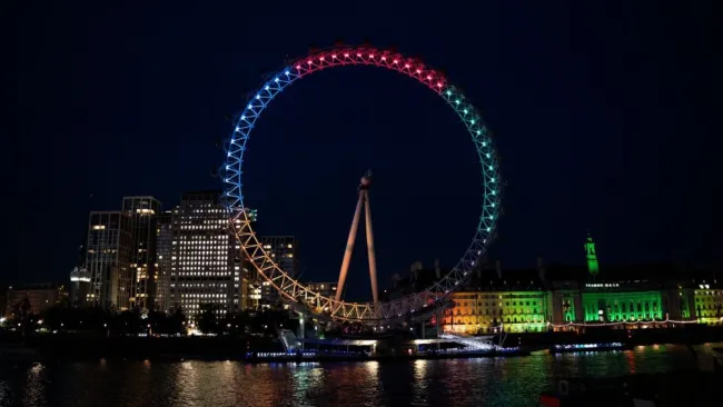 Monumentos Internacionales se iluminan por el Día Olímpico