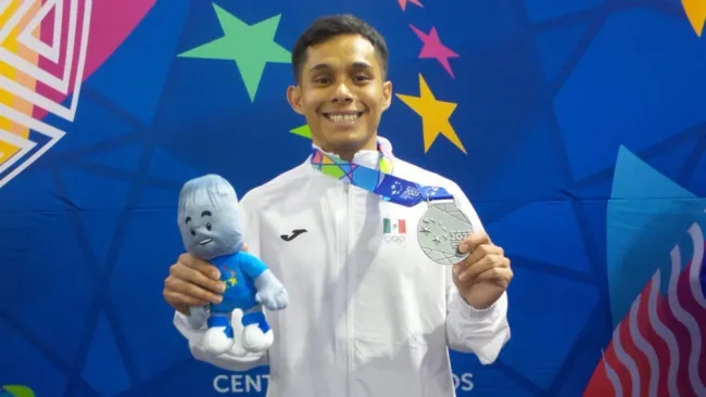 Juan Barco y su medalla de plata 