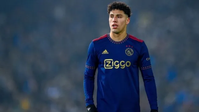 Jorge Sánchez: Con pie y medio fuera del Ajax