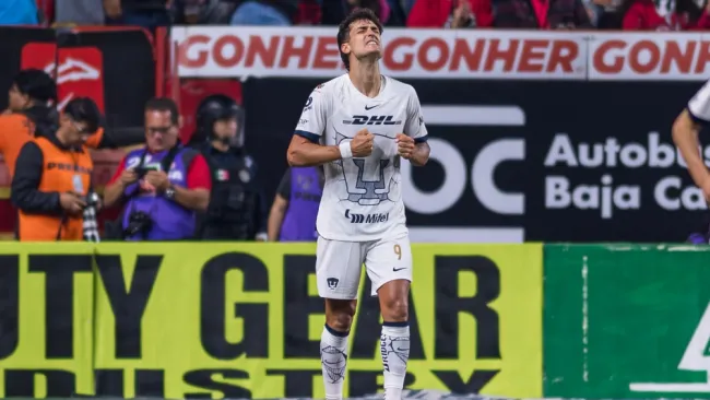 Juan Dinenno celebrando con los Pumas 