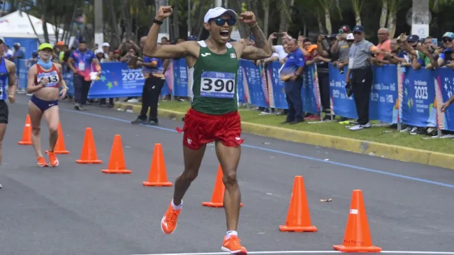 José Doctor ganó el oro y regaló la medalla a su entrenador