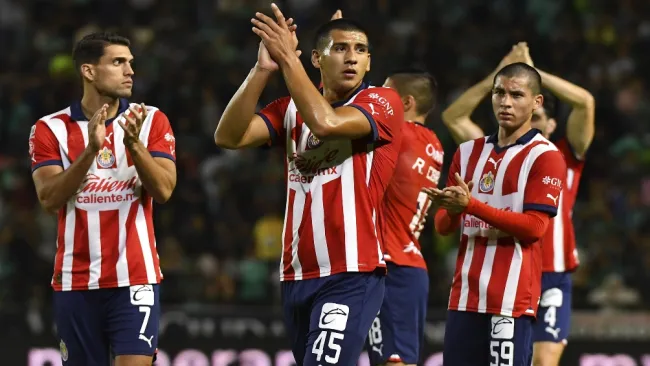 Chivas debutó a tres jugadores ante León