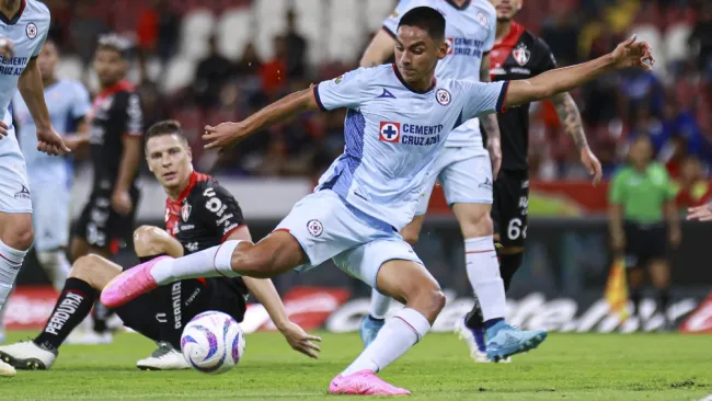 Luis Iturbide en su debut con Cruz Azul