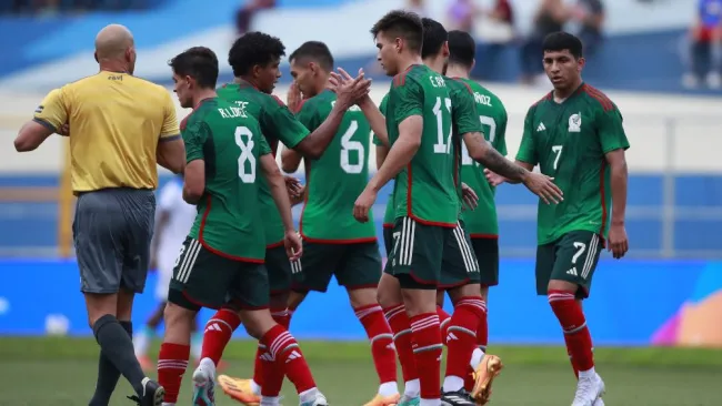 El Tri celebrando un gol ante Honduras