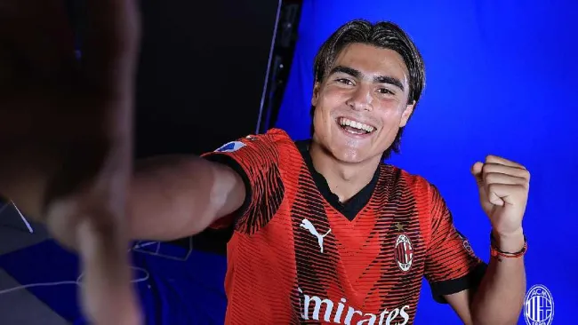 ¡Oficial! AC Milan anuncia el fichaje del mexicano-argentino Luka Romero
