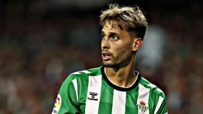 Sergio Canales y Rayados tienen negociaciones trabadas por diferencias económicas 