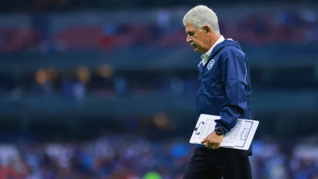 ¡Papelón de Cruz Azul! La Máquina hace el ridículo en su presentación en el Estadio Azteca
