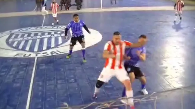 José Loscocco es suspendido 10 años por el codazo 