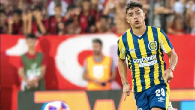 El delantero mexicano podría permanecer en Rosario Central