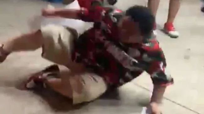 Aficionado de los Leones de Yucatán sufre una fuerte lesión durante su festejo