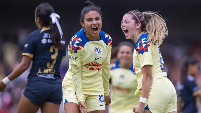 Cas Cueva en celebración de gol