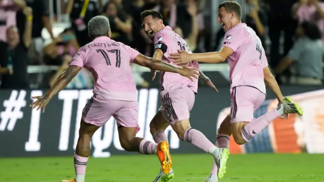 ¡Qué momento! Leo Messi festejó el gol del triunfo con su familia