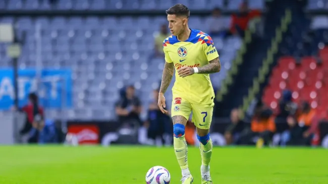 Brian Rodríguez jugando con las Águilas del América 