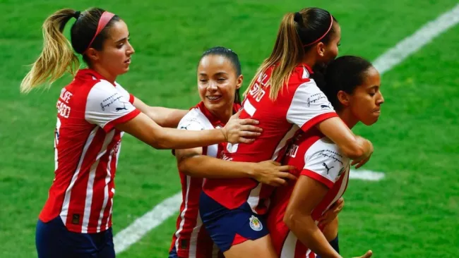 Goles de Adriana Iturbide y Casandra Montero 