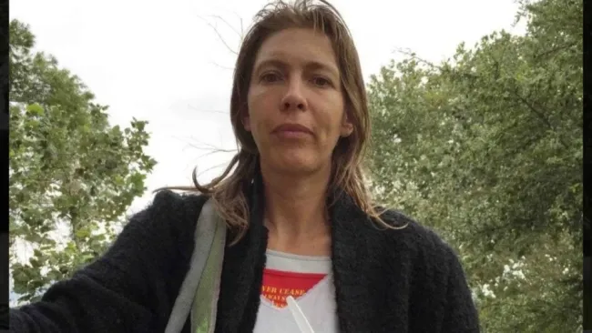 Señalan que han querido ayudarla pero no se da a entender muy bien 