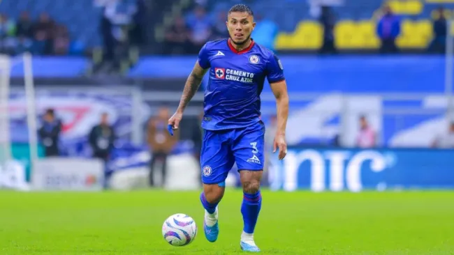 Leagues Cup: Carlos Salcedo recibe sanción por tweet quejándose del arbitraje