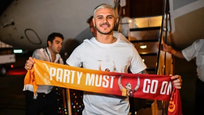 Mauro Icardi es recibido como 'héroe' en su llegada al Galatasaray