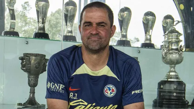 André Jardine no considera América sea el equipo a vencer y quiere ser mejorando
