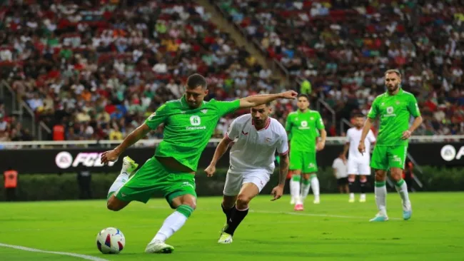 Grito homofóbico se hizo presente en el Real Betis vs Sevilla en el Akron