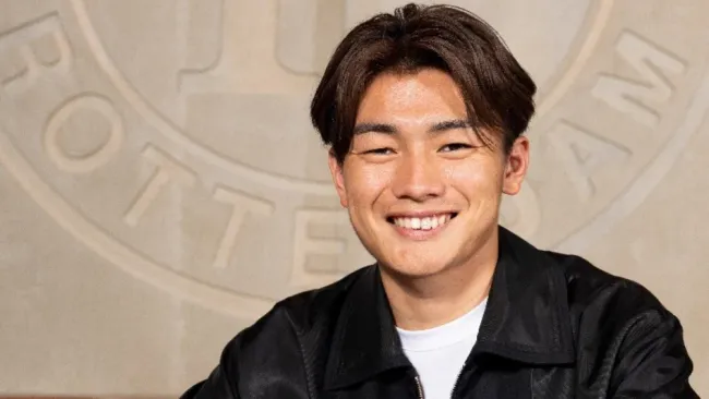 Ayase Ueda, nueva competencia de Santi Giménez 