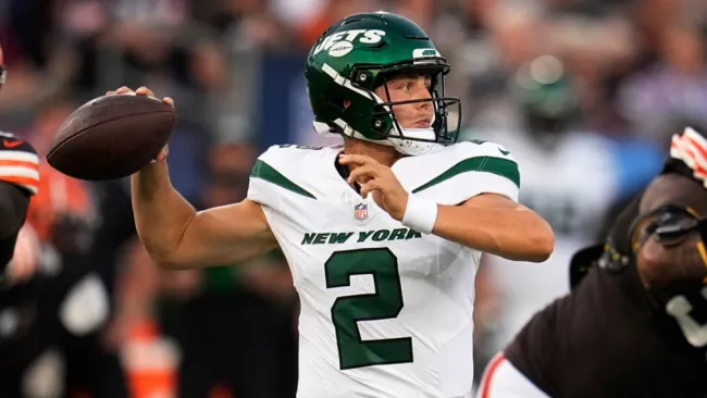 Zach Wilson, QB de los Jets, destaca en el primer duelo de pretemporada de la NFL