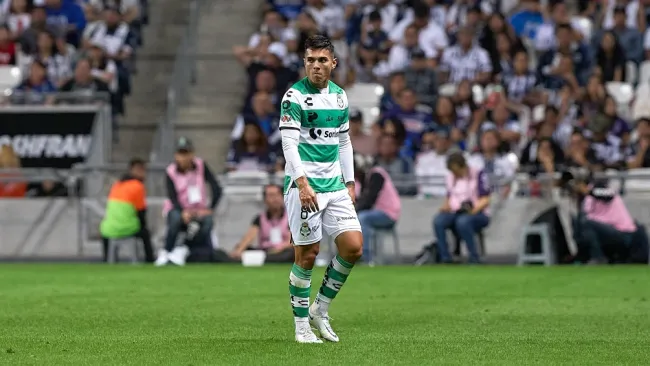 Lucas González deja Santos y regresará a Independiente
