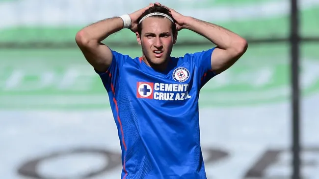 Giménez en un partido con Cruz Azul