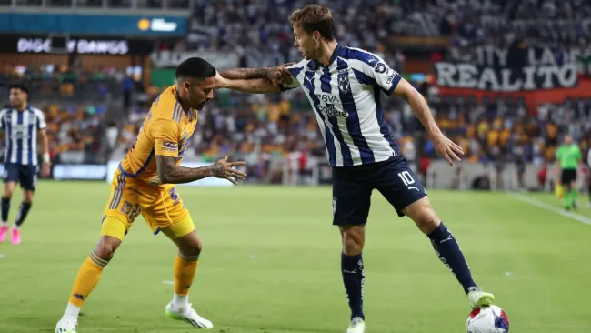 Sergio Canales juega su primer partido como titular