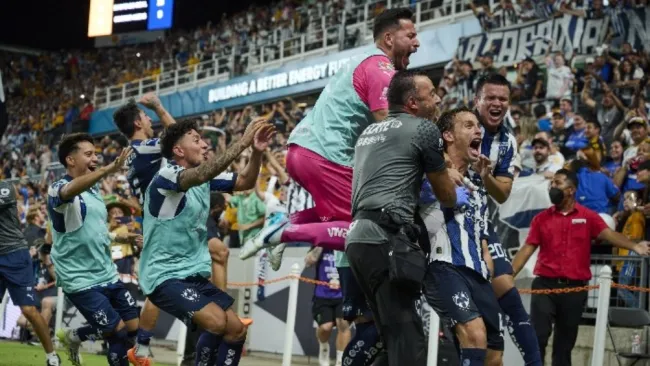 Monterrey celebrando su pase a Cuartos de Final 
