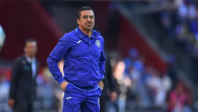 Joaquín Moreno 'desesperado' por un '9': 'O llega un delantero o echaremos mano de la Sub 23'