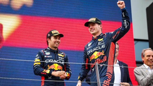 Checo Pérez y Verstappen en un GP de la F1