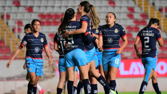 Chivas Femenil golea al Necaxa y se mantiene en la parte alta de la tabla general