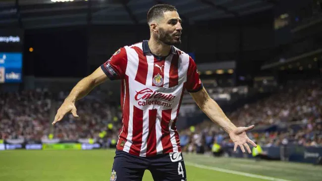 'Pollo' Briseño obtiene su título como entrenador de Conmebol