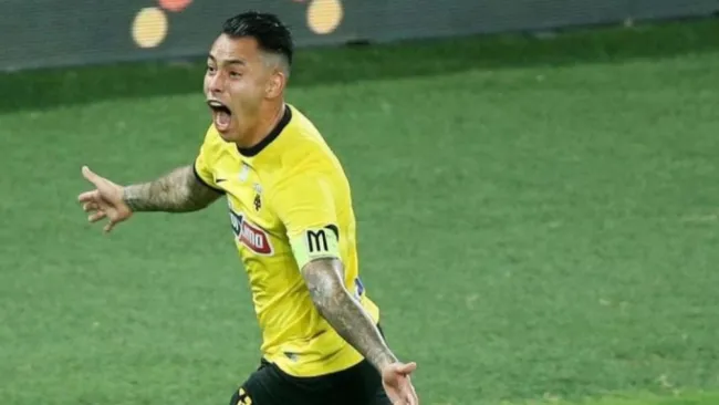 AEK Athens empata ante el Dinamo y avanza en las clasificatorias de Champions League