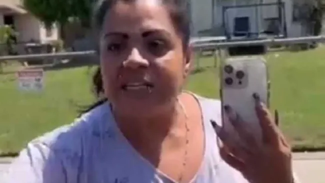 Mujer mexicana recrimina a vendedor de tamales en Los Ángeles: "Esto no es México"