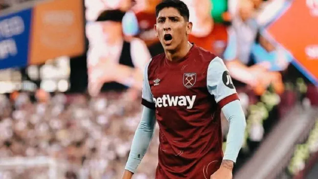 West Ham comparte video de Edson Álvarez ante Chelsea y presume "un defensa machín"