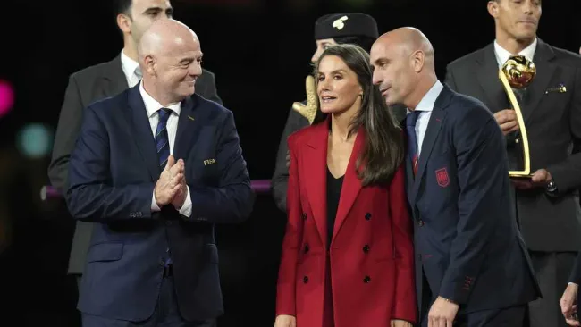 FIFA inició un procedimiento disciplinario contra de Luis Rubiales