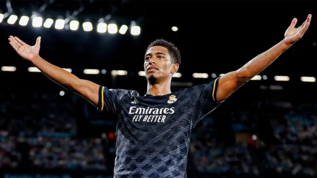 Jude con la playera del Real Madrid 