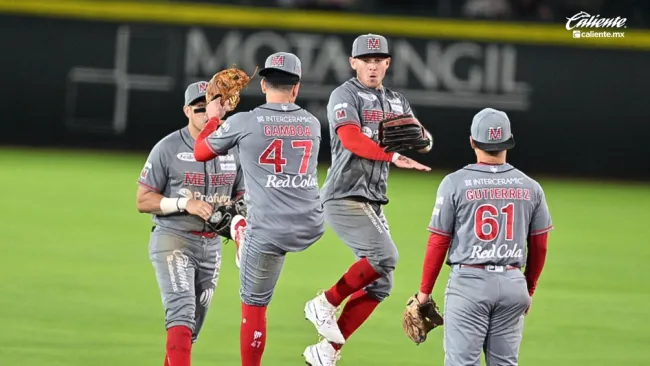 Diablos Rojos vencen a los Pericos del Puebla 