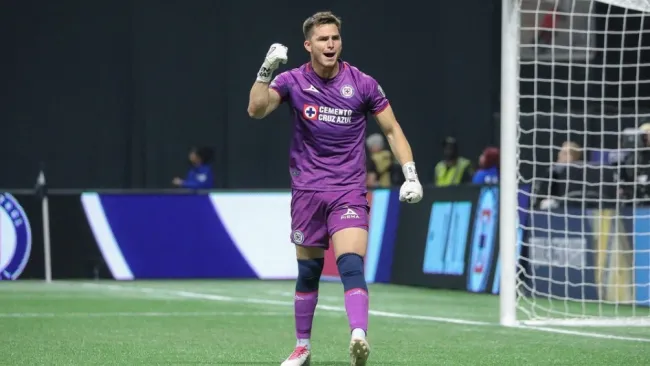 Jurado jugando con Cruz Azul 