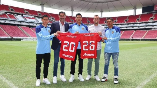 Chivas: Yael Padilla, Jesús Brigido y Raúl Martínez renuevan contrato hasta 2026
