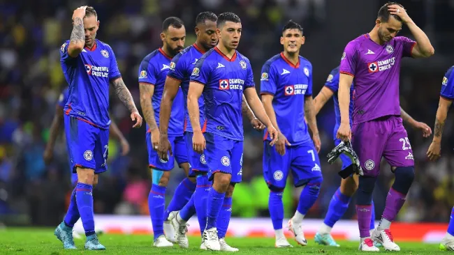 Erik Lira regaló su playera