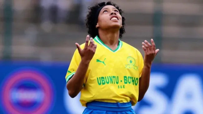 La 'Ronaldinha' de Sudáfrica: Miche Minnies, la futbolista que deslumbra y se parece a Ronaldinho