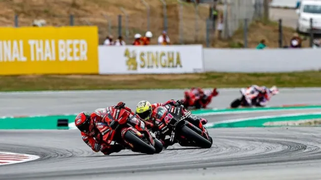 Accidente en el GP de Catalunya conmociona a la pareja de Pecco Bagnaia