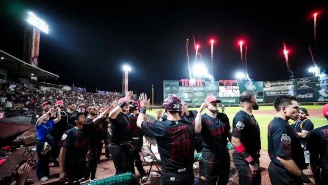 Algodoneros aplasta en casa a Pericos y pone 2-0 la Serie del Rey