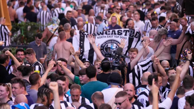 Aficionado de Newcastle fue apuñalado en Milán previo al partido de Champions