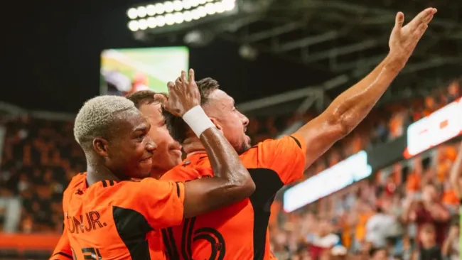 Héctor Herrera anota en goleada del Houston Dynamo frente a Vancouver Whitecaps