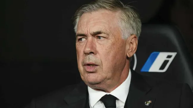 Carlo Ancelotti confía que Vinicius no sufrirá por comentarios racistas en el Derbi Madrileño