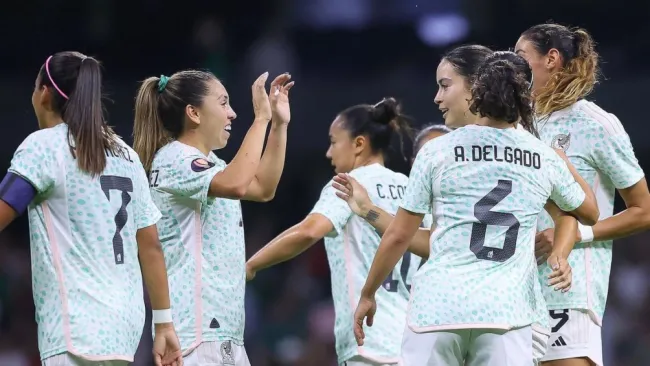 Las mexicanas festejando gol 